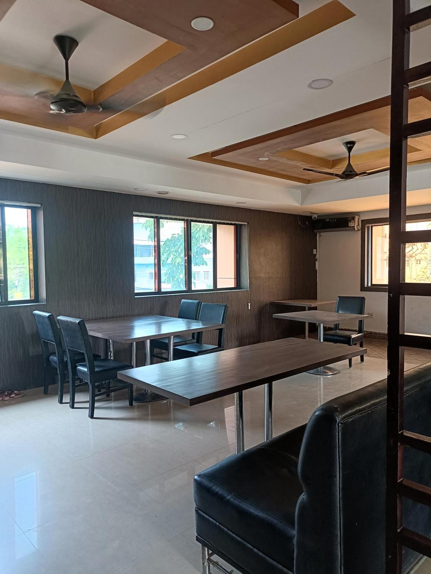 Hotel Knight Inn Airport 구와하티 외부 사진